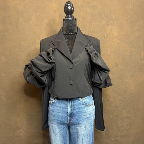 AKIRA Jackets & Blazers - AKIRA Black Statement Puff Sleeve Cropped Blazer Jacket Women’s Small Avant Gard